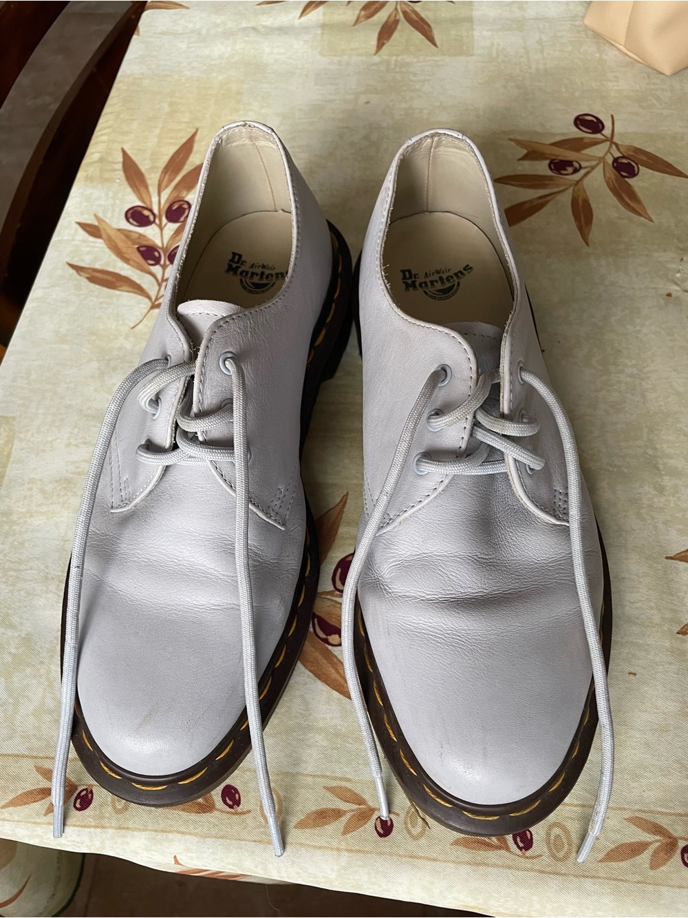 Dr. Martens Men’s 3-Eye Derby in Light Gray/Blue Leather
